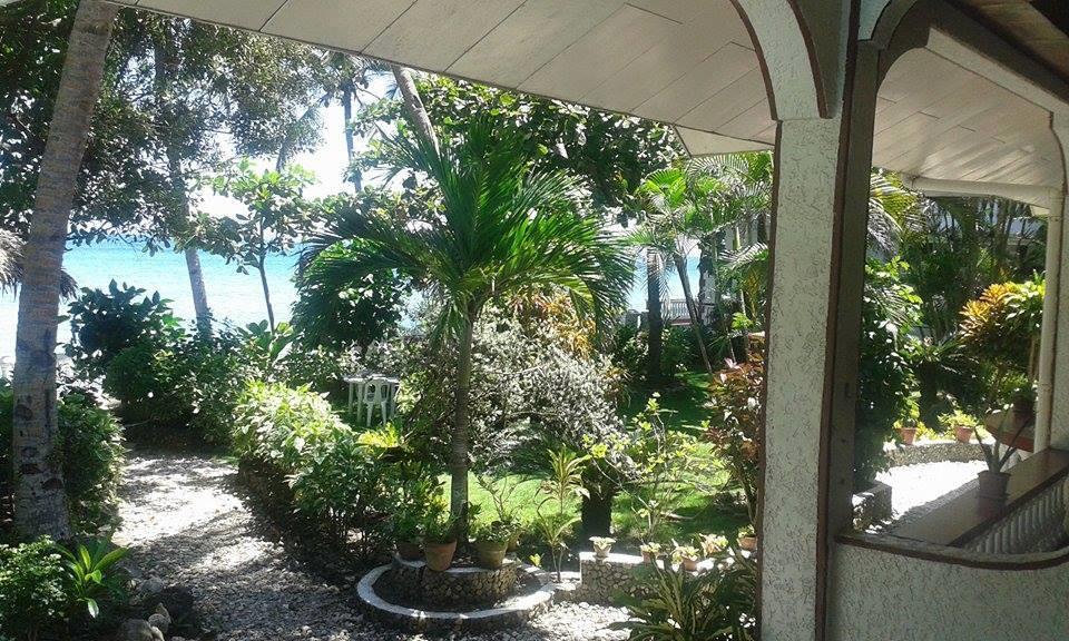 Blue Crystal Beach Resort Puerto Galera Exterior foto