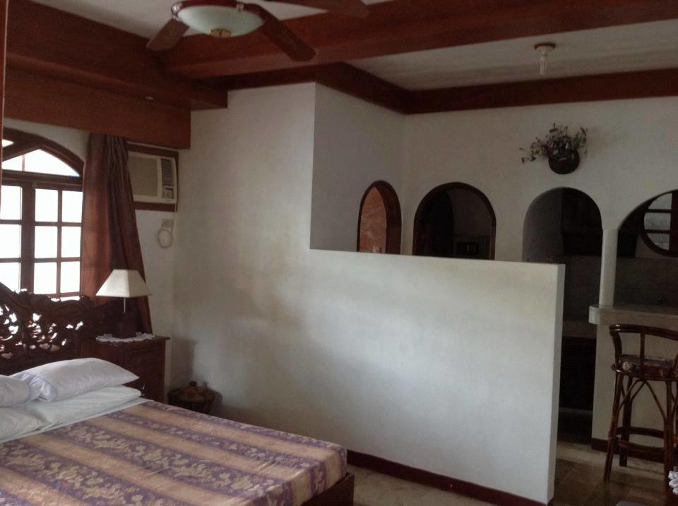 Blue Crystal Beach Resort Puerto Galera Exterior foto