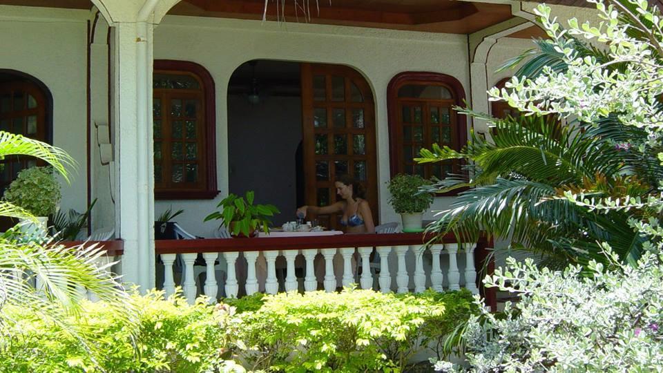 Blue Crystal Beach Resort Puerto Galera Exterior foto