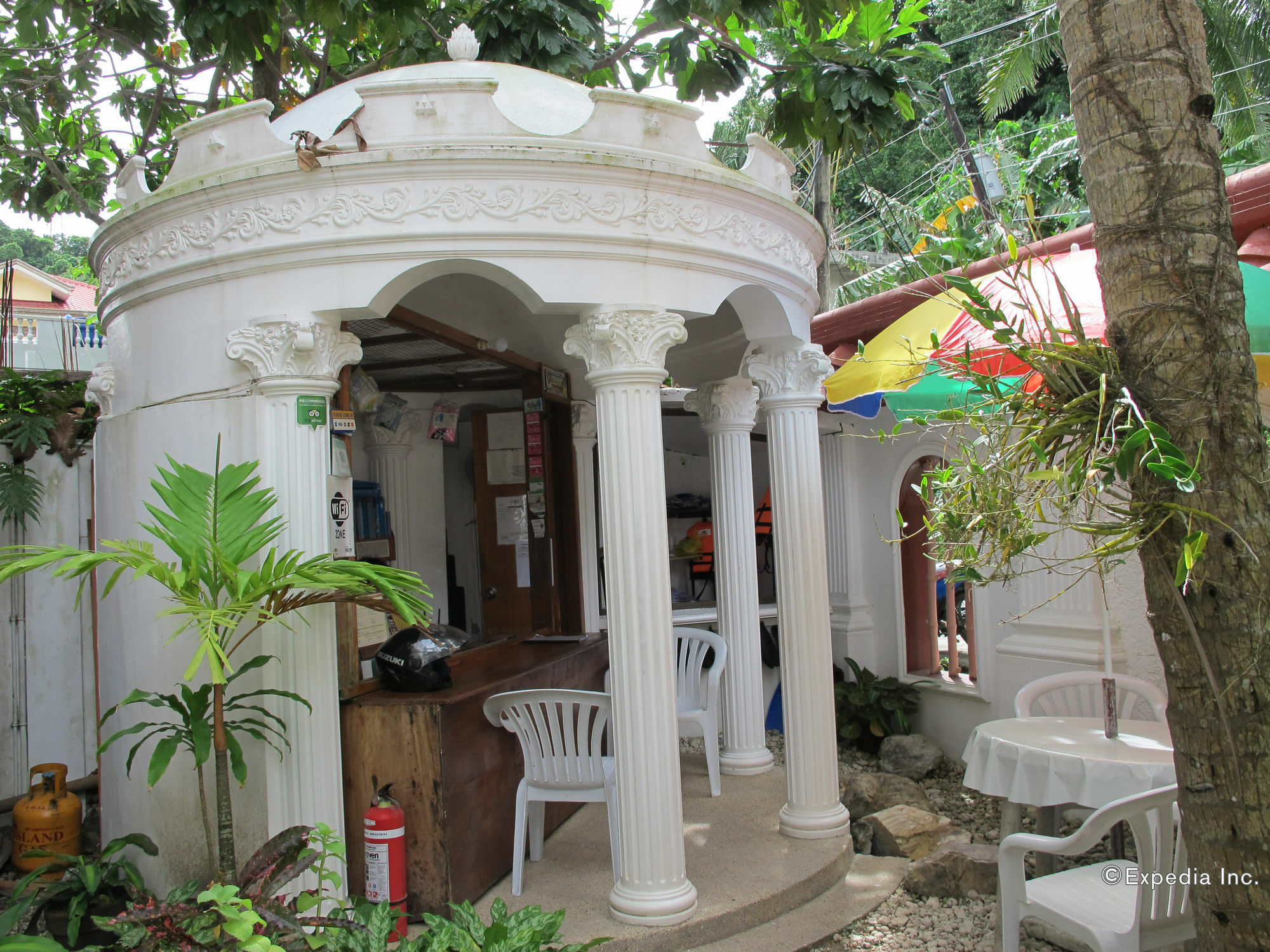 Blue Crystal Beach Resort Puerto Galera Exterior foto